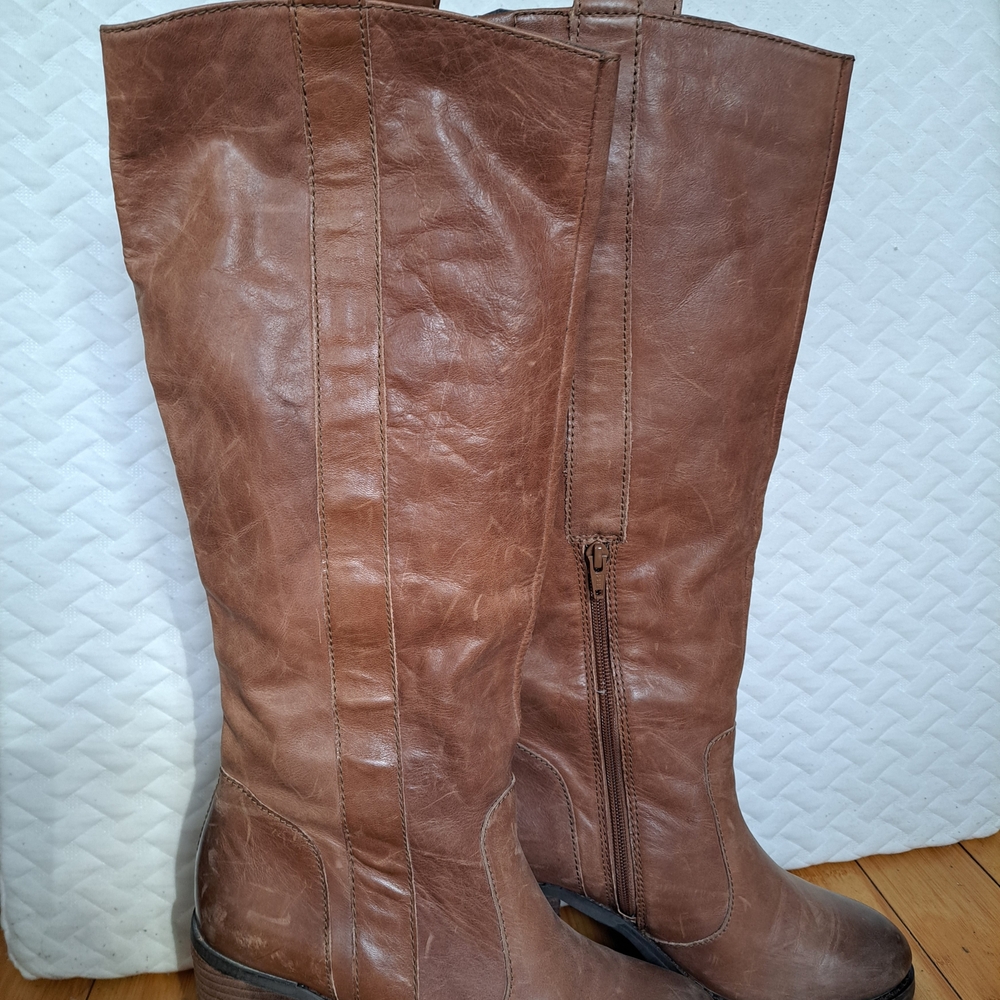 Arturo Chiang Brown Leather Heeled Boots